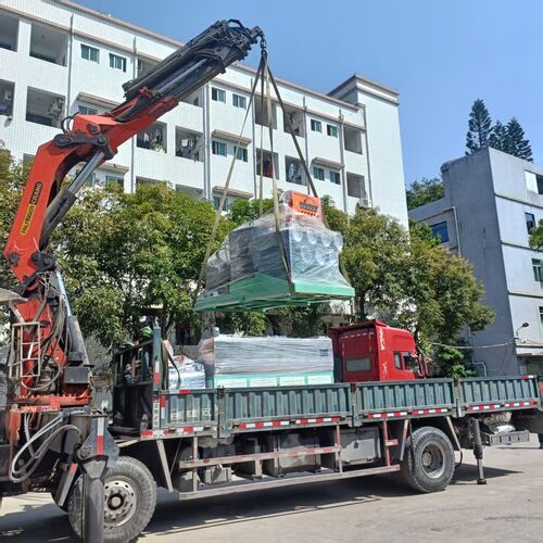 नवीनतम कंपनी ब्लॉग के बारे में कस्टम 7-रोल पैकेजिंग बेल्ट उत्पादन लाइन